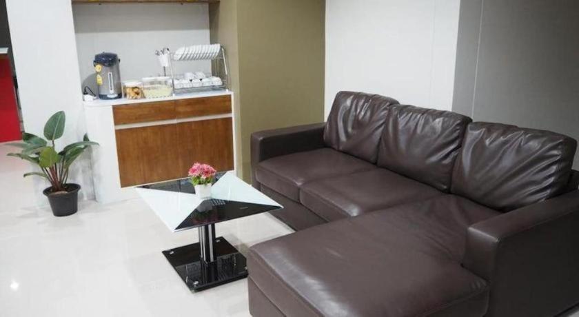 Regent Room Hotel Surat Thani Extérieur photo